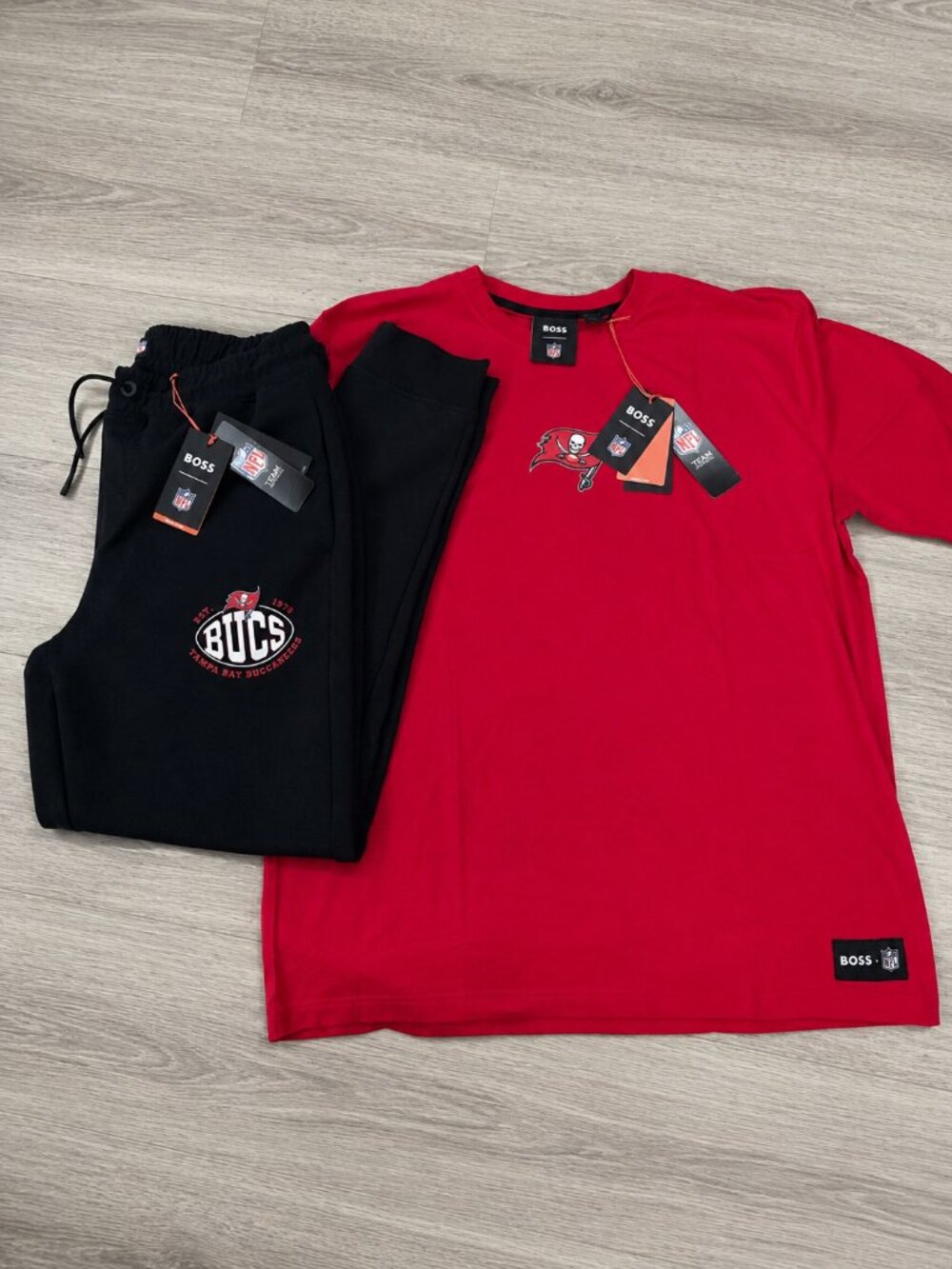 BOSS Hugo Boss x NFL Tampa Bay Buccaneers T-Shirt Sweatpants 2 Piece Set XXL